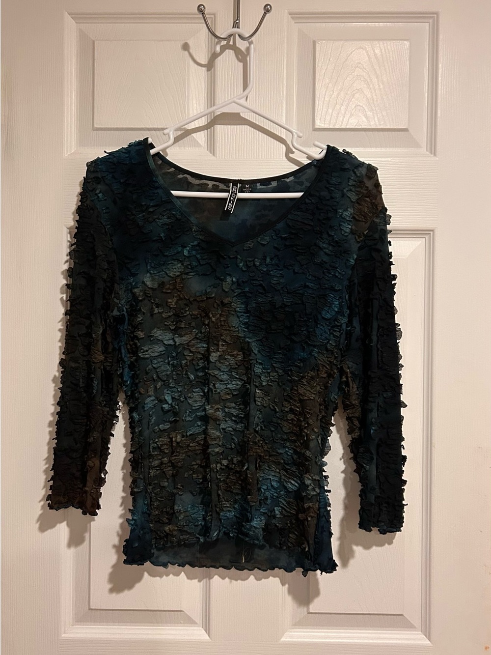 SNO SKINS Women’s Black & Teal Textured V-Neck Blouse 3/4-length Sleeve Top Sz M